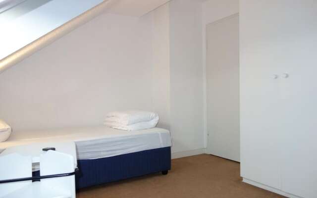 Tolstov-Hotels Generous 3 Room Apartment