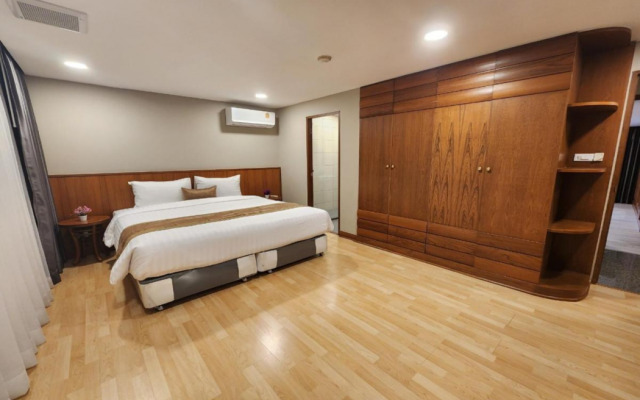United Tower Thonglor by Aspira