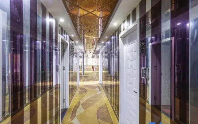 Shanghai Hongtu Business Hotel