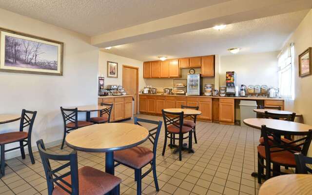 Baymont by Wyndham Blackwell I-35