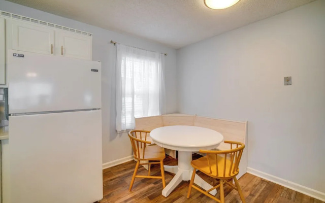 Pet-friendly Villas Vacation Rental: Walk to Bay