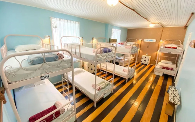 Ôvibe Party Hostel & Arts