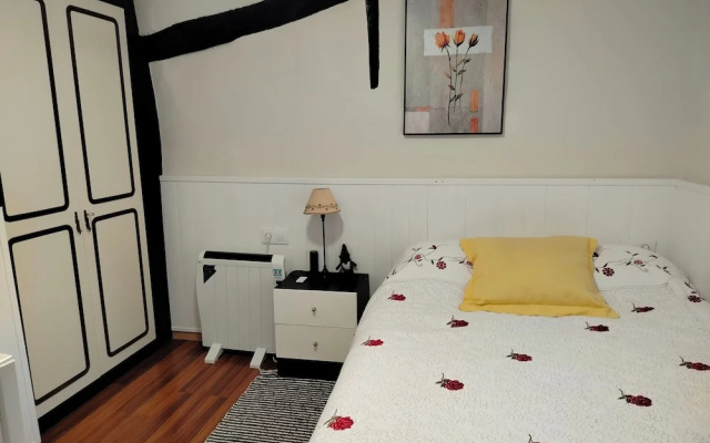 2bed Traditional Apt - Private Balcony - Fuenmayor