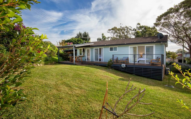 WindanSea Cottage - Pet Friendly - Ocean Glimpses