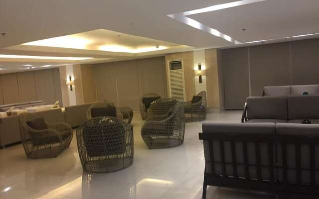 Condo Unit With Balcony in Manila