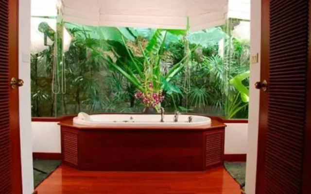 Luxury Villa Surin Beach