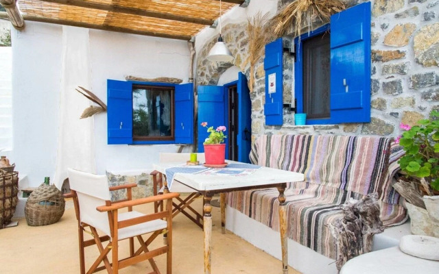 The Architect's Village House - Roof Terrace - AC - Wifi - SAT TV