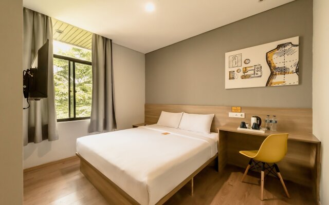 Yellow Bee Tanah Abang