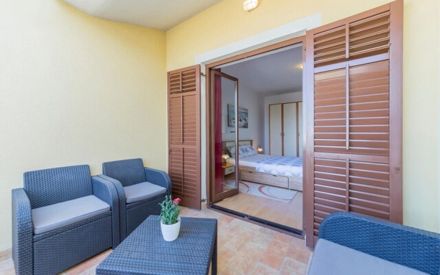 Stunning Apartment in Fazana With Wifi and 3 Bedrooms