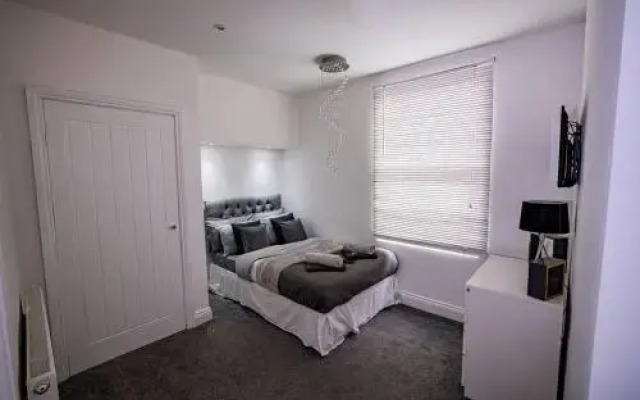 Roscoe House - Workstays Company UK