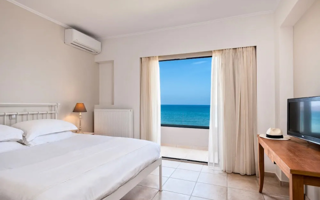 The Mini Beach Hotel