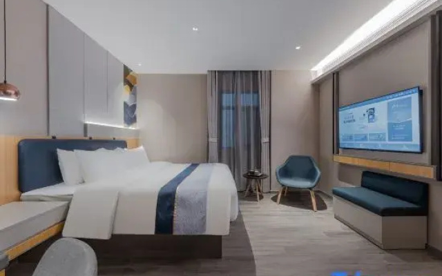 Homeinn Selected Hotel (Nanjing Zhongcai Logistics Dongqi Road Metro Station)