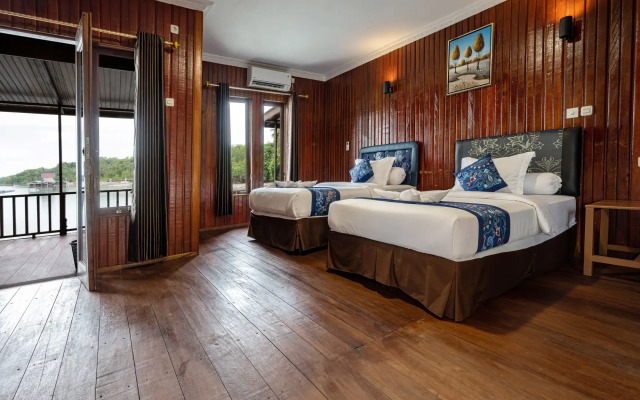 Noah Maratua Resort