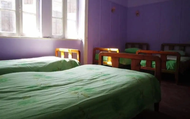 Safary Hotel - Hostel