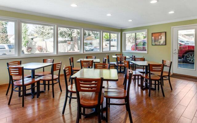 Rodeway Inn