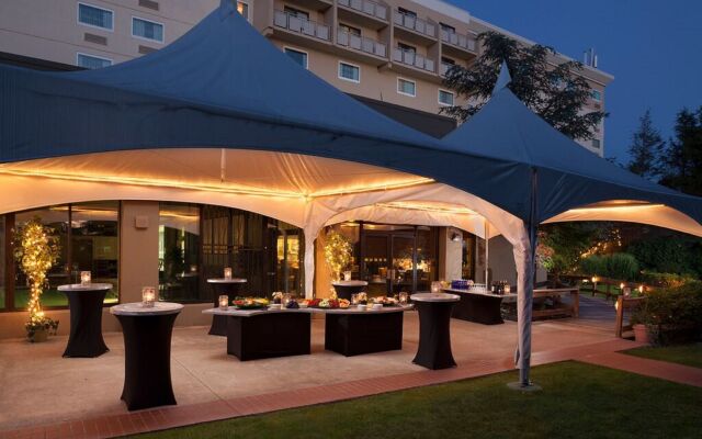 Holiday Inn Wilkes Barre - East Mountain by IHG