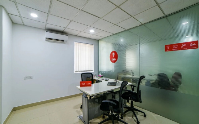 Crown Palace by OYO Rooms