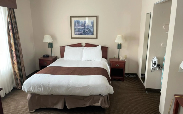 River Hills Hotel