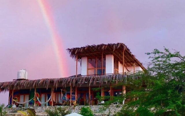 Tiki Surf House - Hostel