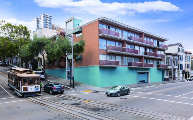 Suites At Fishermans Wharf