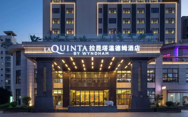 La Quinta By Wyndham Qionghai Yinhai
