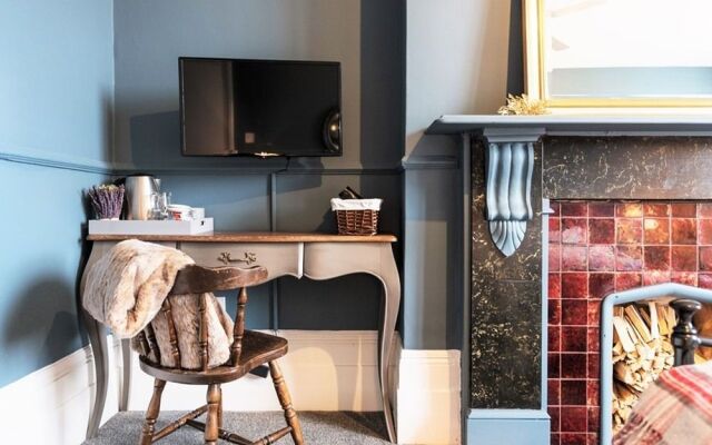 Summerfield Pub & Boutique Rooms