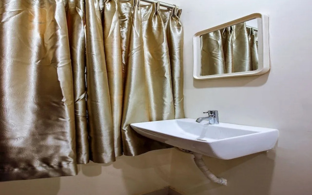 Hotel Dove by OYO Rooms