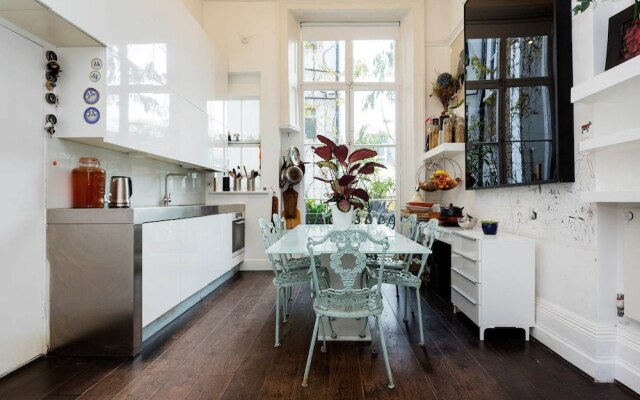 Queen's Gardens Delight