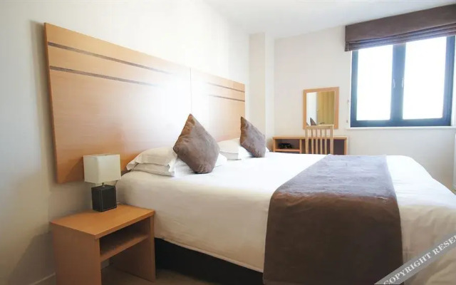 Crompton House Apartments