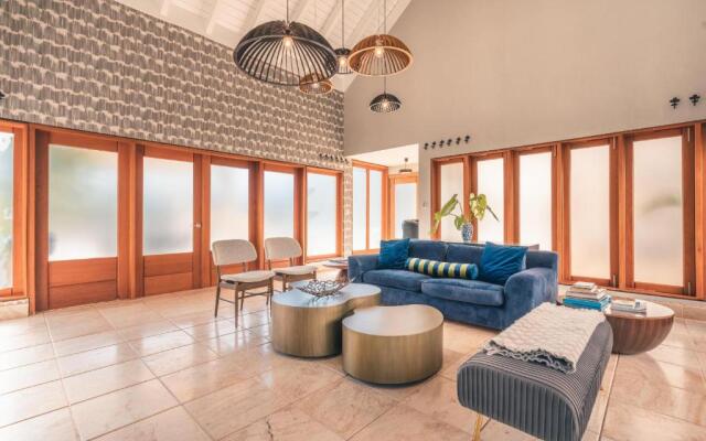 Magnificent Villa w Private Pool at Yarari