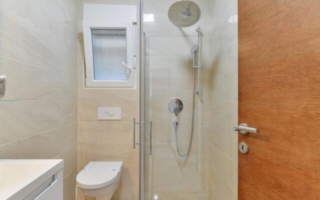 Alluring Apartment in Vir near Sea Beach