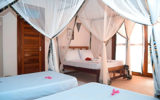 Kusini Beach Bungalows