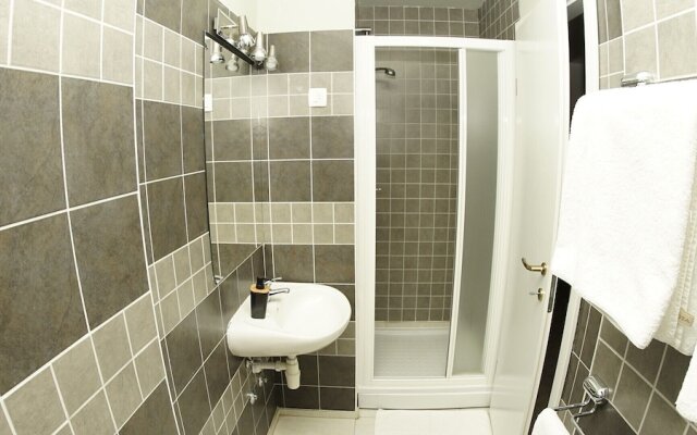 Apartment 11 Sleeps 4 Guests