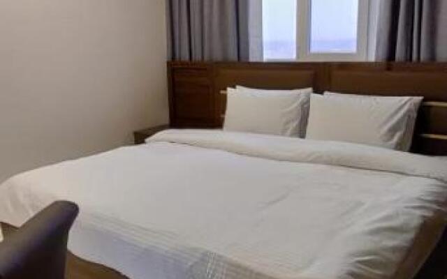 Al Noor Suites