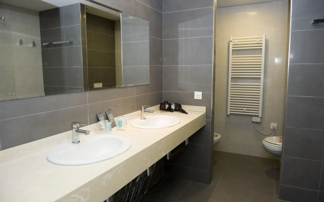 Portodrach Aparthotel & Suites