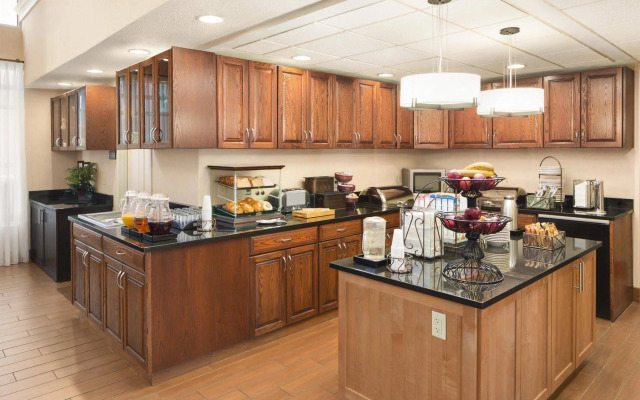 Homewood Suites by Hilton Toledo-Maumee