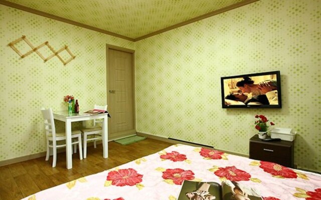 Pocheon Sanjeong Lake Travel Sketch Pension