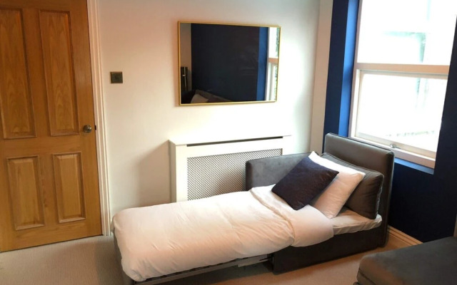 Luxury Victorian 2 Bedroom Apartment Near Tube