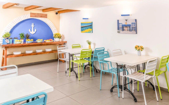 Gesher HaZiv TravelHotel