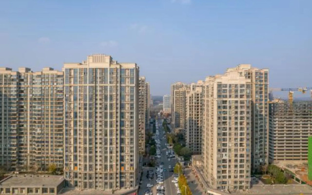 Xinyang Yunzhi Hotel