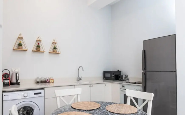 YalaRent Boutique apartments in Jaffa's flea market - Families only