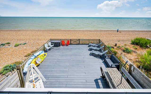 Family Beachfront House Pevensey Bay Sleeps 10