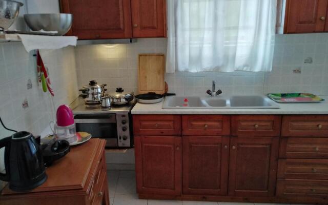 Kamari Beach guest house