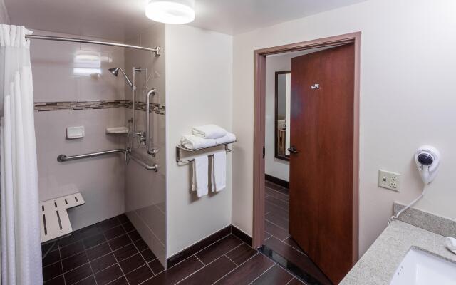 Holiday Inn Express & Suites Carpinteria by IHG