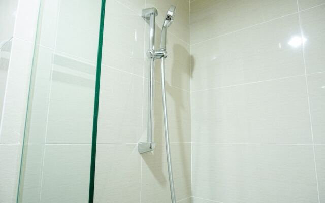 Deluxe Puri Mansion 1BR Apartment with Sofa Bed