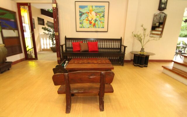 Bahay Ni Tuding Inn & Bistro