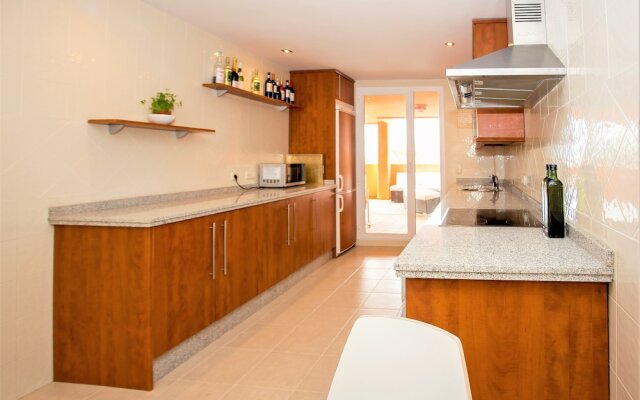 Beautiful and Spacious, 3 bedroom apartment LA23