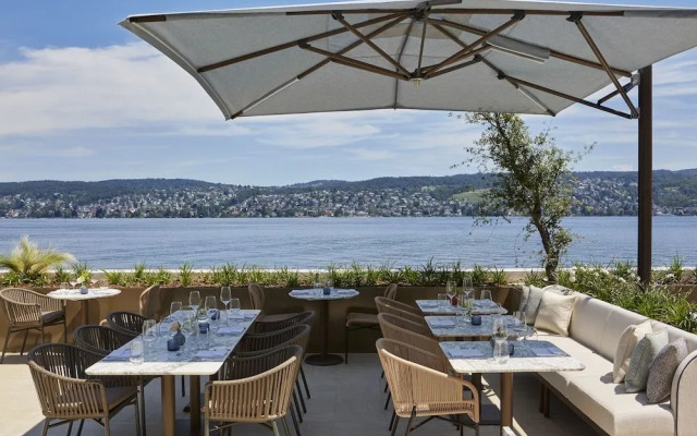 Alex Lake Zurich City & Lake Resort