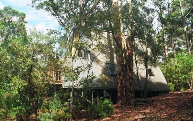 Green Leaves Cabin