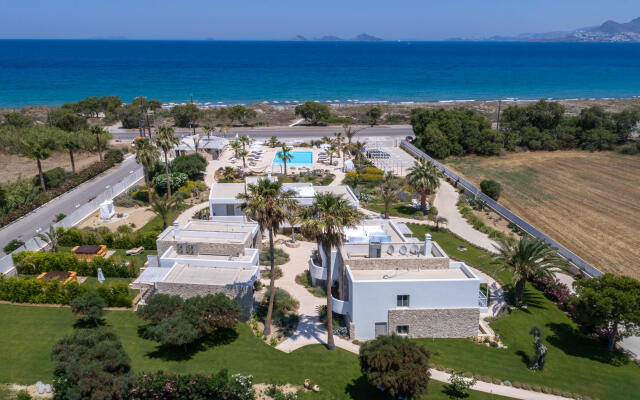 White Pearls Luxury Suites - Adults Only